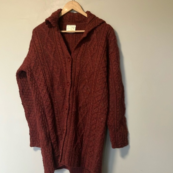Kilronan Knitwear Wool Made in Ireland Cable Knit Sweater Cardigan in Burgundy - Picture 2 of 7